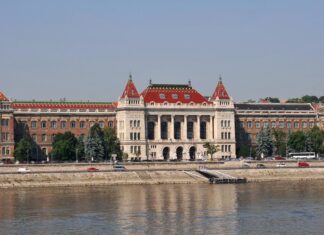 Тезисы профессора Будапештского университета Корвинуса Балаж Ромхани