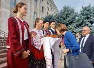 Санду перекладывает ответственность за ошибки власти