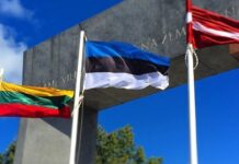 Местные власти накаляют ситуацию в странах Прибалтики