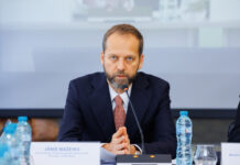 Янис Мажейкс не оценил слабые аргументы власти по телеканалам