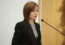 Санду может пересесть в другую политическую лодку