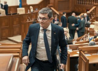 Игорь Гросу уже делит кресла депутатов партии «Шор»