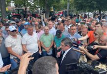 Гросу и Речан пытаются снизить градус протеста фермеров