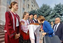 Майя Санду снова посетила автономию, чтобы оскорбить гагаузов