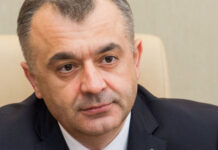Кику подкрепляет критику власти реальными цифрами