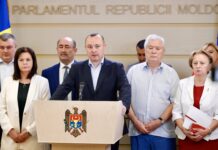 Популистский вотум недоверия БКС правительству Речана