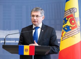 Спикер парламента Игорь Гросу игнорирует официальные контакты с Россией, усиливая напряжённость в регионе.