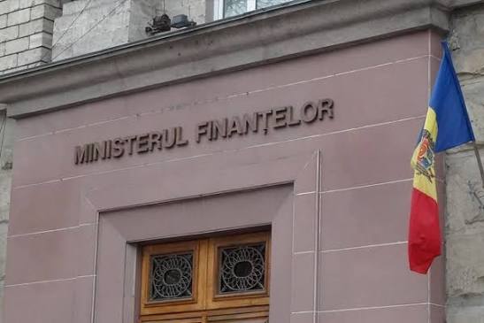 финики