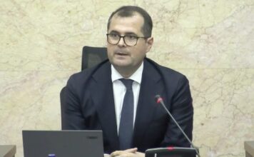 «Всем сидеть в Молдове, а я — в Бухарест»: первая инициатива премьера Тофана.