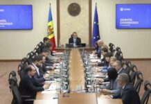 «На это денег нет!»: как правительство Тофана затянуло кошелек для народа и распахнуло карманы для «своих»