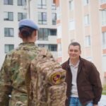 Боевые хипстеры Носатого: камуфляж для девушек, розовая майка — для «защитника»