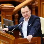 Борьба с чиновничьим жирком: оппозиция предложила властям начать экономию с себя