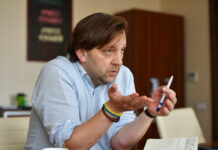 Силиконовая долина на беспилотниках: Алайба предлагает лечить нищету сборкой беспилотников.